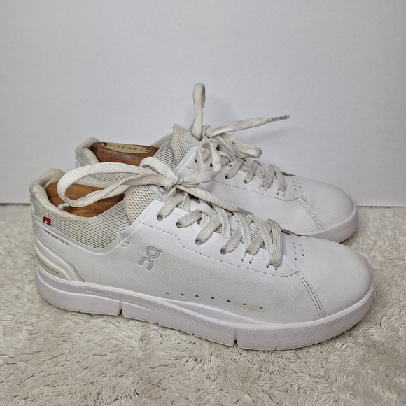 On Cloud Women Size 7.5 White Sneakers - Picture 6 of 7